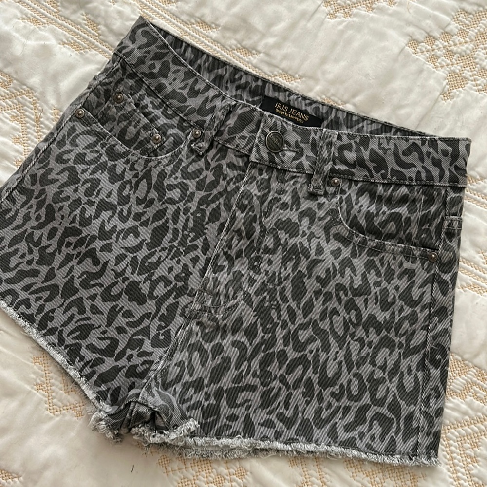 Iris Jeans Cut Offs ~ Sz XS